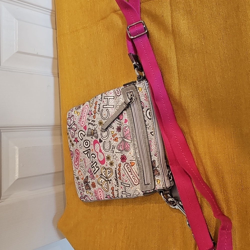 COACH Poppy Butterfly Graffiti Crossbody bag LIKE NEW - Picture 11 of 11